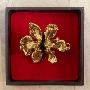 Vintage Gold Colored Flower Pin Brooch